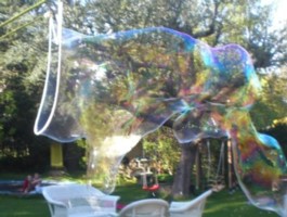 Seifenblasen Riesenseifenblasen Riesen-Seifenblasen Seifenblasenzauber Segeberg Bad Bramstedt
