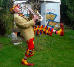 Clown Pepolino Saxophon Kinderclown Aktionsbüro Delectatio Schleswig Schleswig-Holstein Flensburg Kiel
