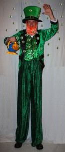 Stelzenmann Leprechaun mit Seifenblasen